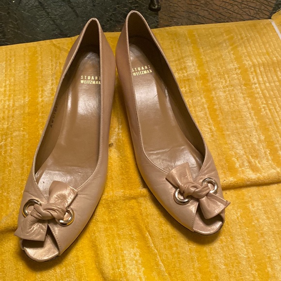 Stuart Weitzman peekaboo pump with bow - Picture 1 of 2